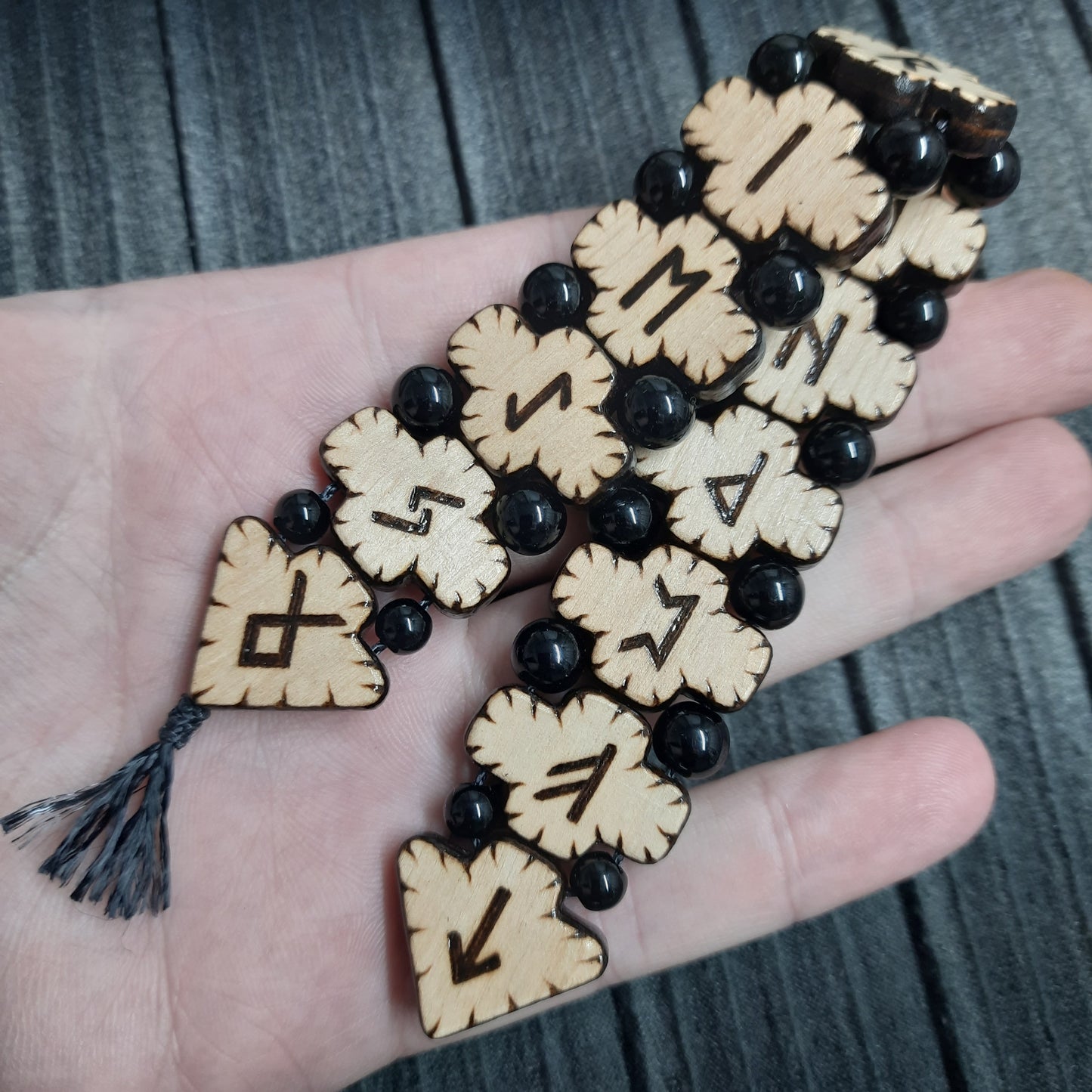 Chetki "Futhark Runes" wood+agat+kevlar (SCU: 241006)