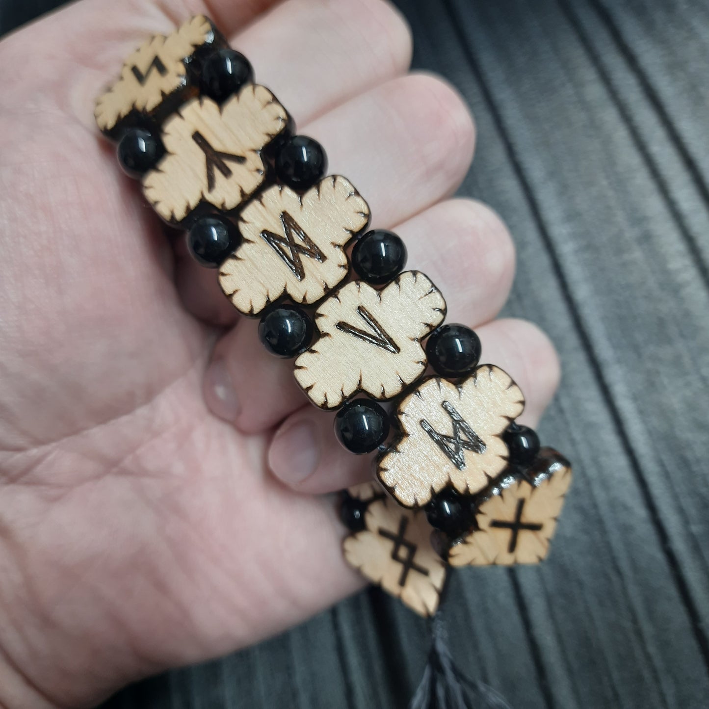 Chetki "Futhark Runes" wood+agat+kevlar (SCU: 241006)