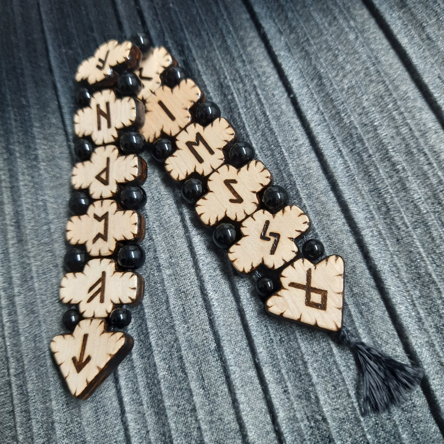 Chetki "Futhark Runes" wood+agat+kevlar (SCU: 241006)