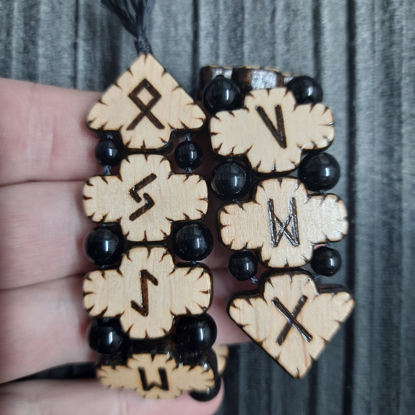 Chetki "Futhark Runes" wood+agat+kevlar (SCU: 241006)
