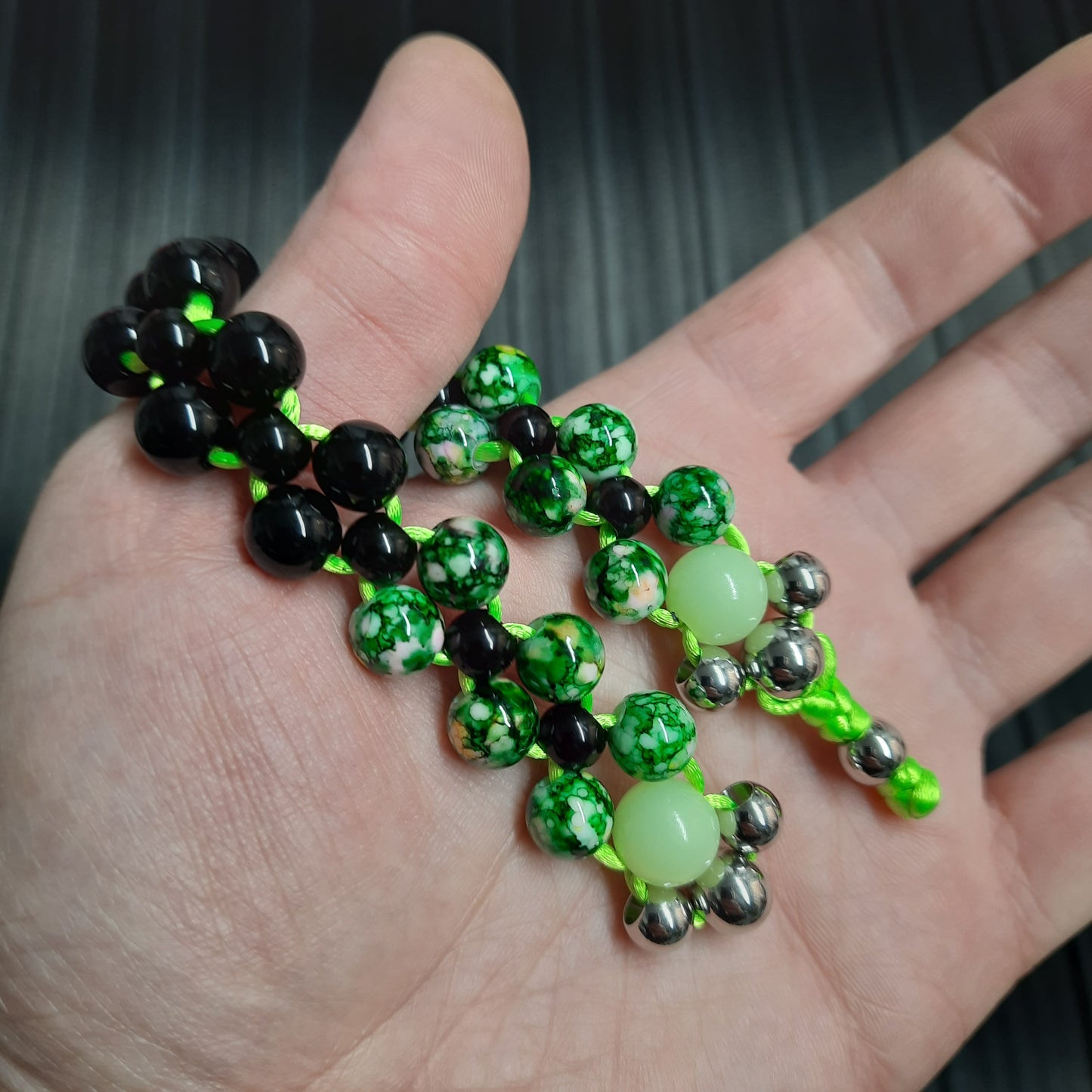 Chetki "Predatory green reptile"  flip rosary, anti-stress meditation and finger training (SCU: 241117)