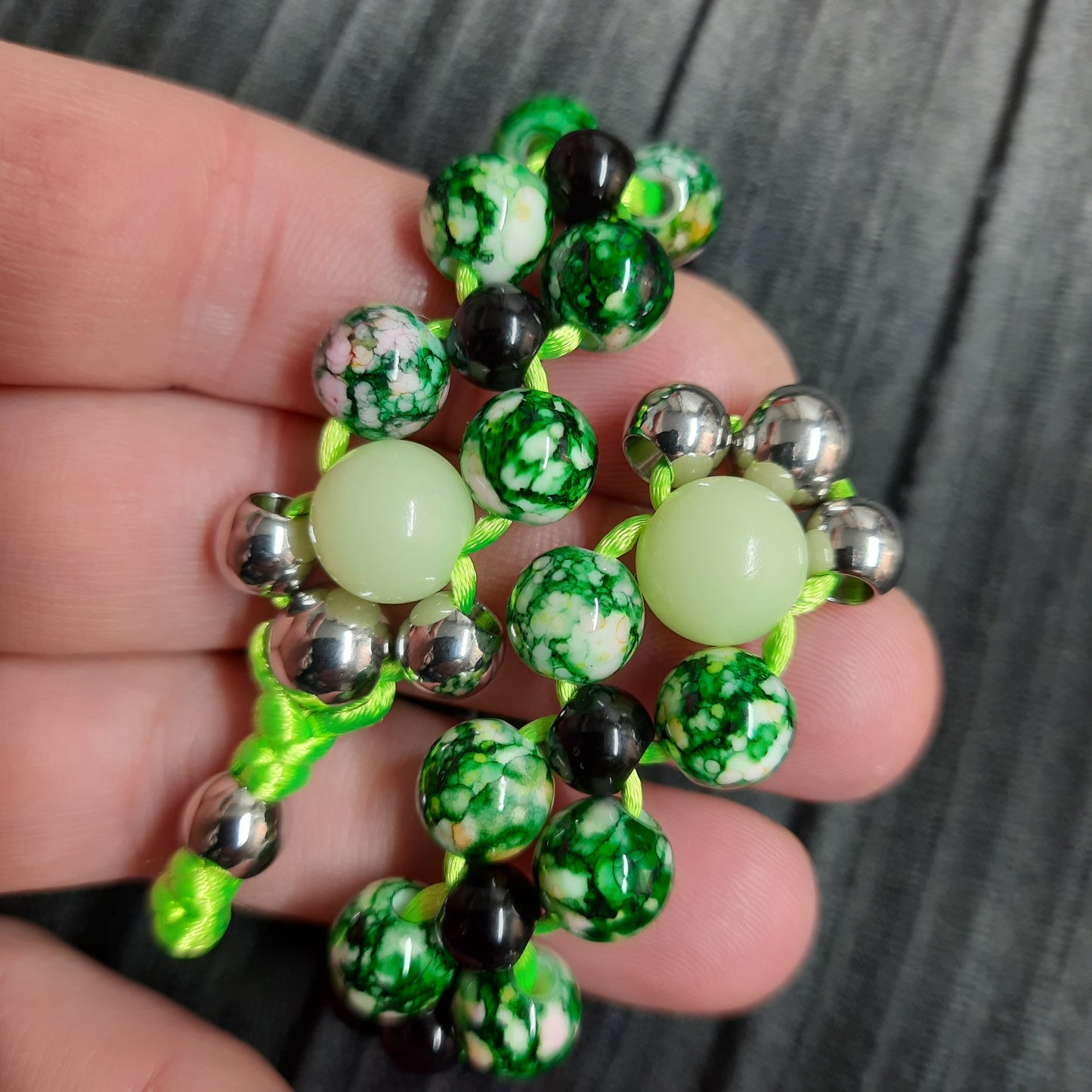 Chetki "Predatory green reptile"  flip rosary, anti-stress meditation and finger training (SCU: 241117)