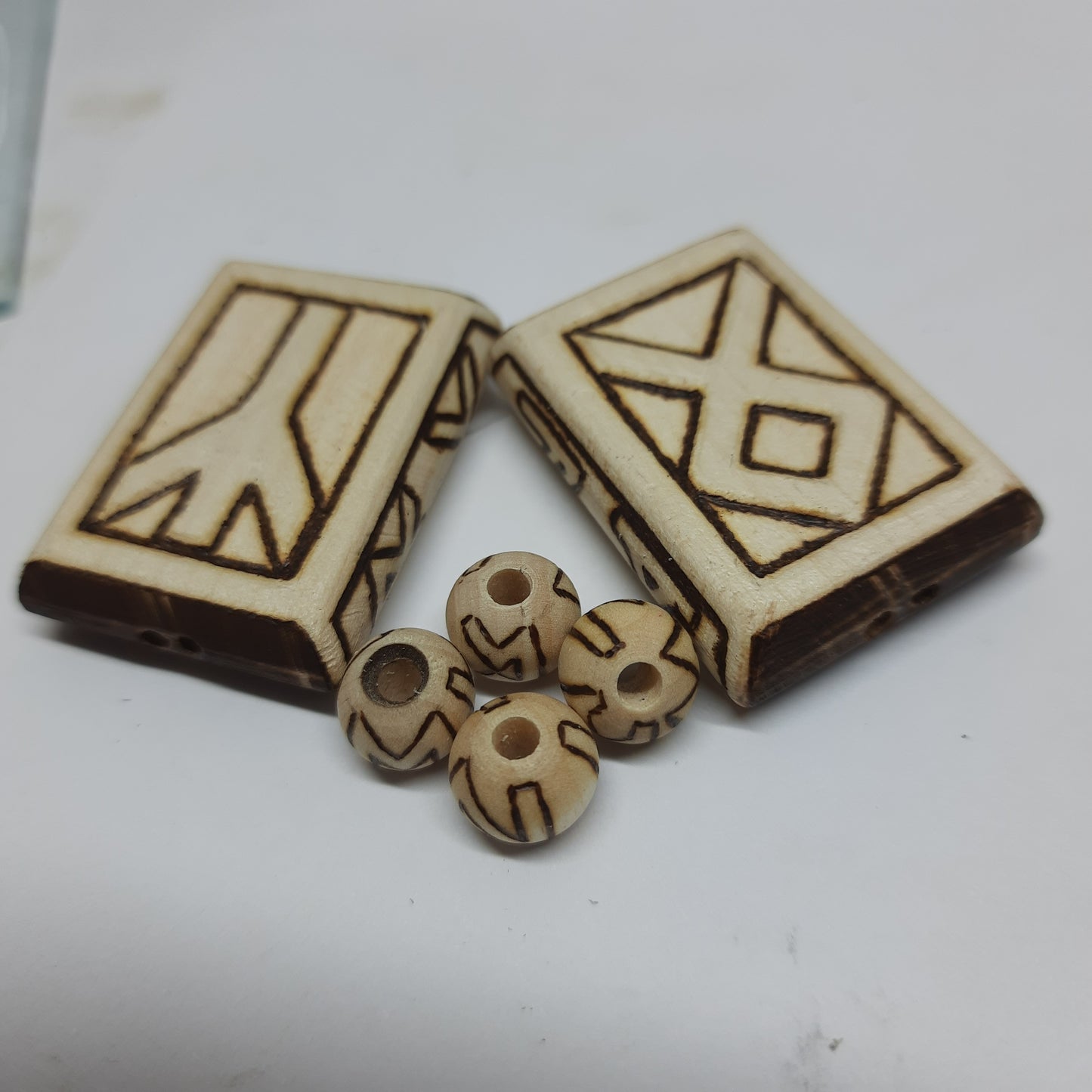 Chetki wooden "Runes of the Elder Futhark"  (SCU: 250409)