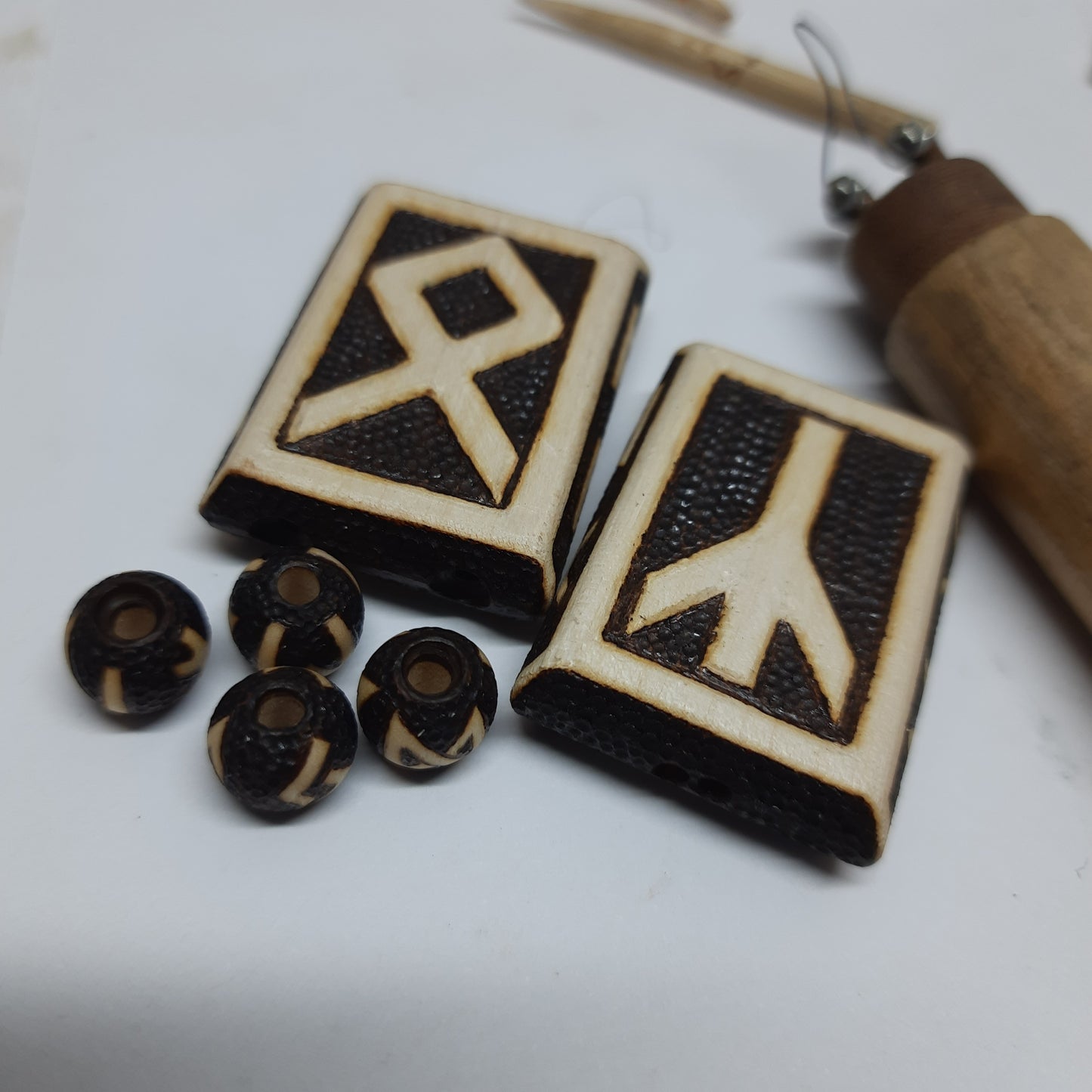 Chetki wooden "Runes of the Elder Futhark"  (SCU: 250409)