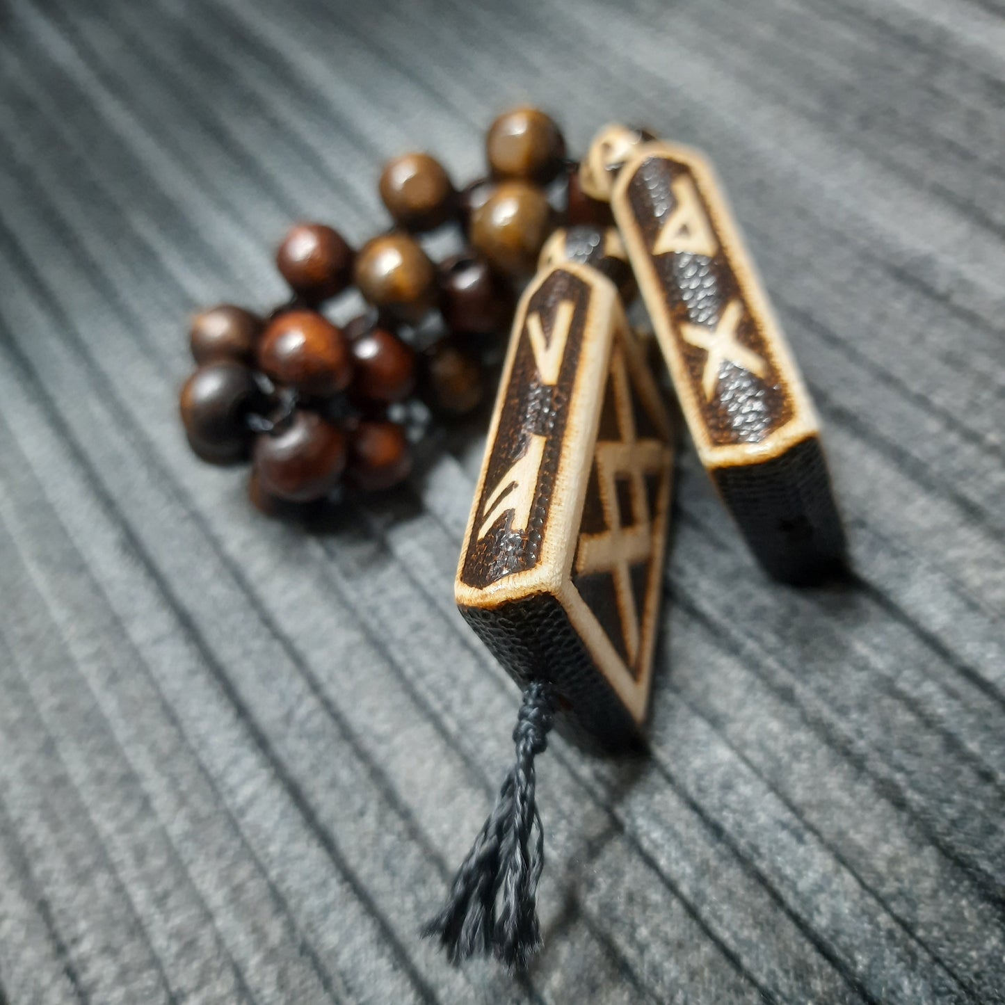 Chetki wooden "Runes of the Elder Futhark"  (SCU: 250409)