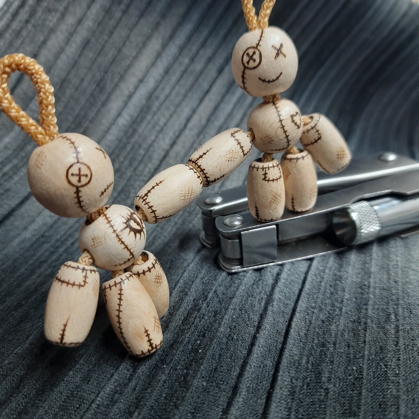 Pocket buddy Wooden keychain magnetic "Voodoo doll: Yes/no" antistress, fidget, pocket friend (SCU: 240132)