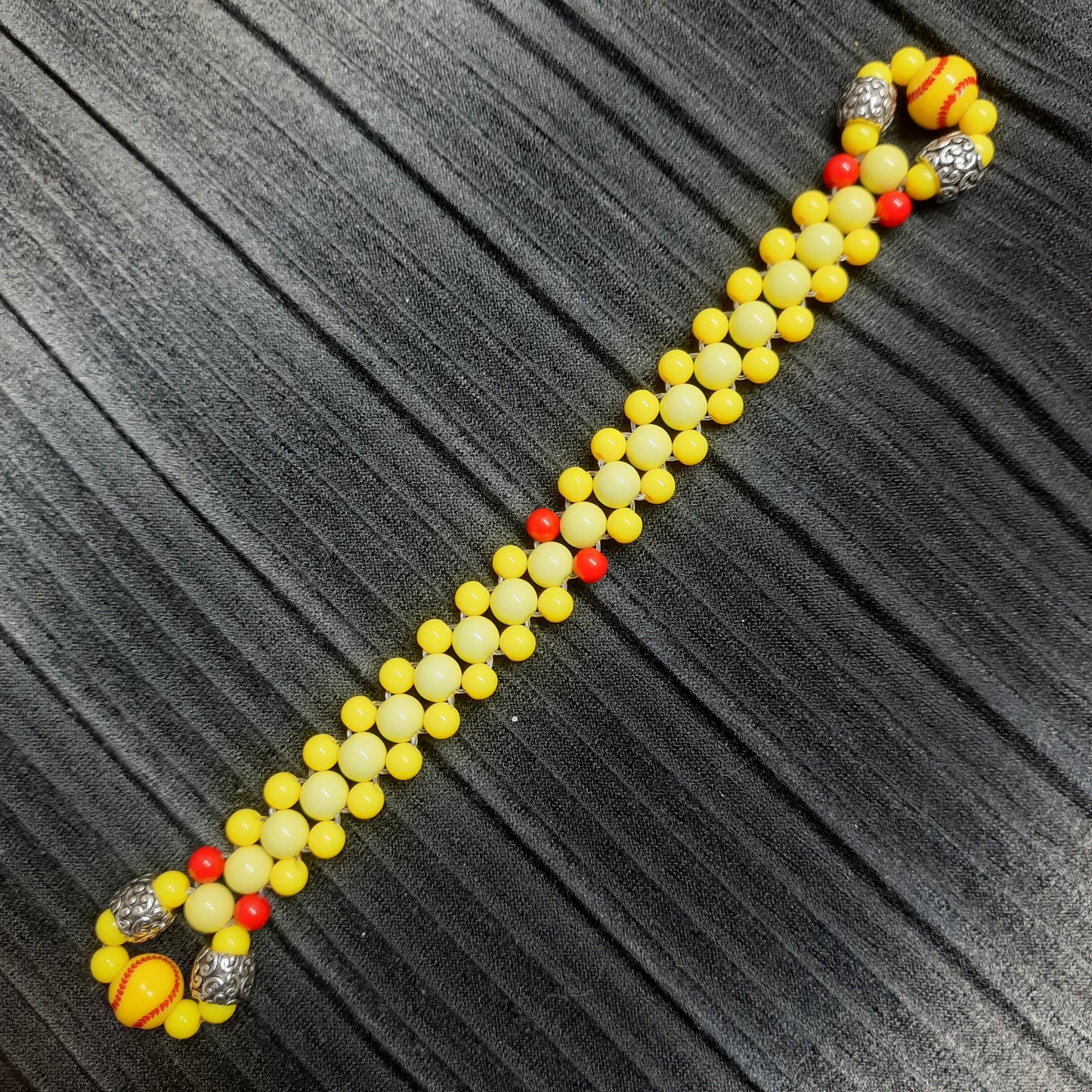 Handmade flip rosary (chetki), assembled from round plastic beads. The chotki has good flexibility thanks to the silicone cord. This fidget is used as an anti-stress, skill toy, stylish accessory and collectible.