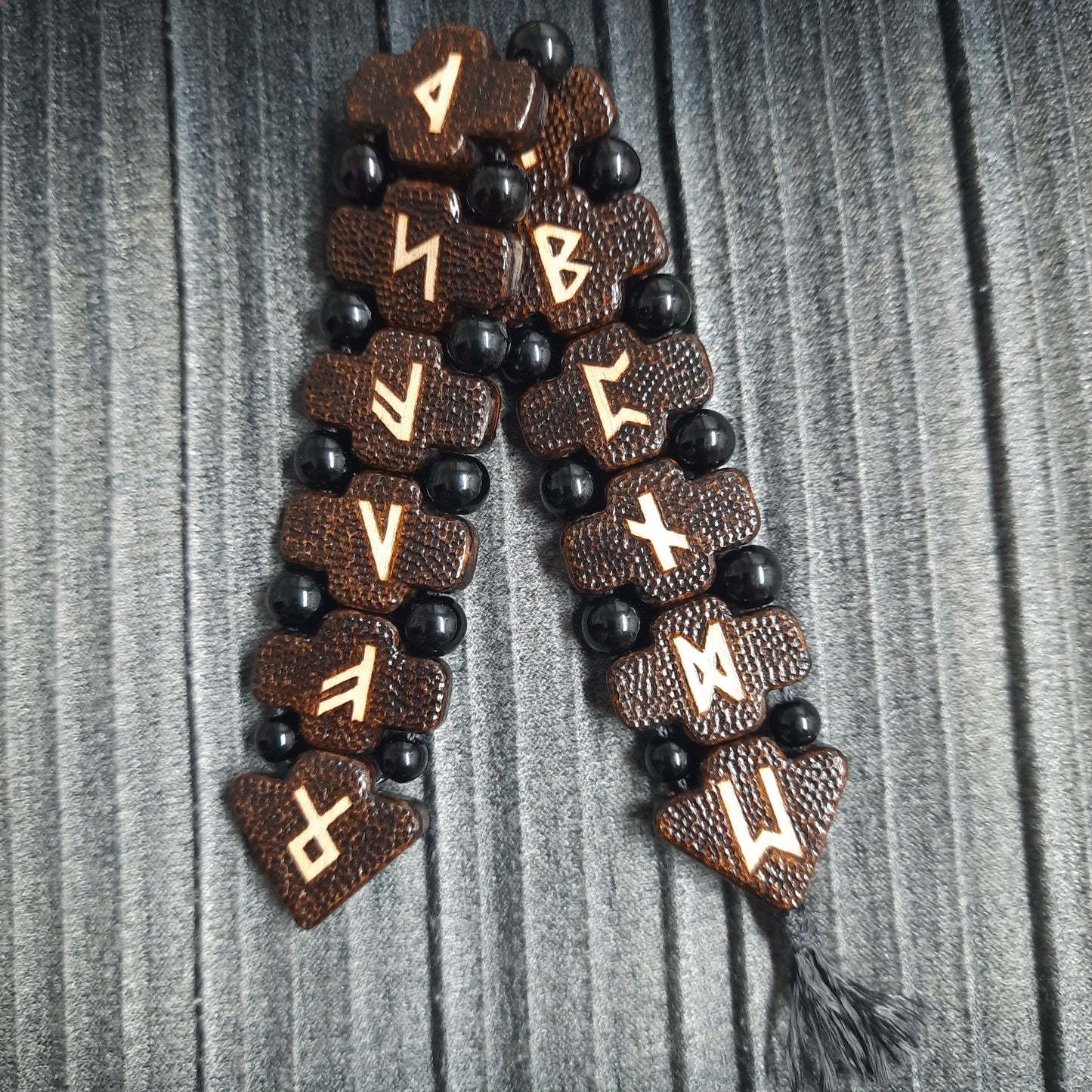 Chetki "Futhark Runes" v2, wood+agat+kevlar, rosary, anti-stress meditation and finger training, anxiety beads (SCU: 241005)