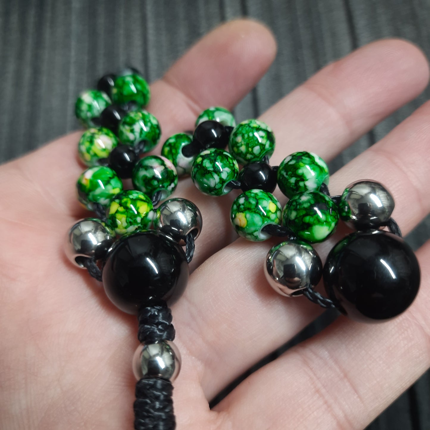 Chetki "Green-Eyed Reptile Strike" rosary, anti-stress meditation and finger training