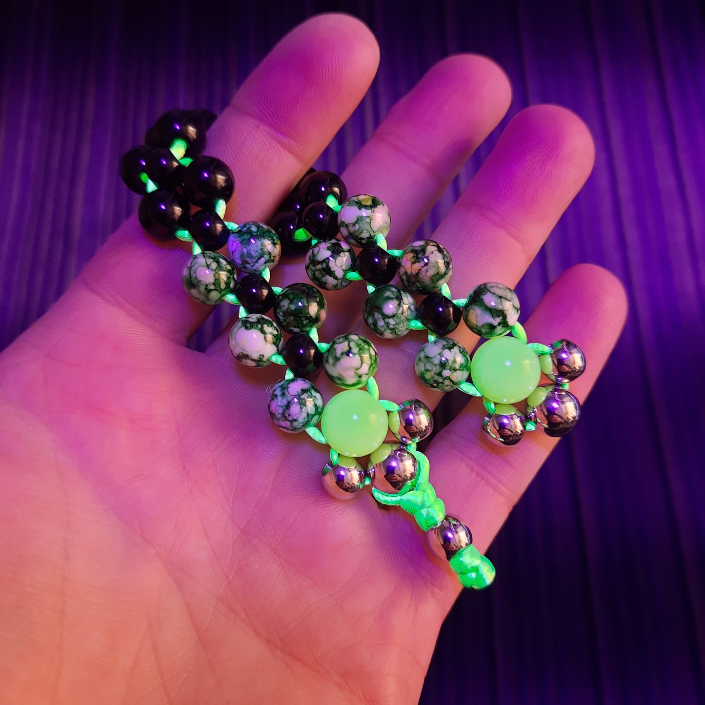 Chetki "Predatory green reptile"  flip rosary, anti-stress meditation and finger training