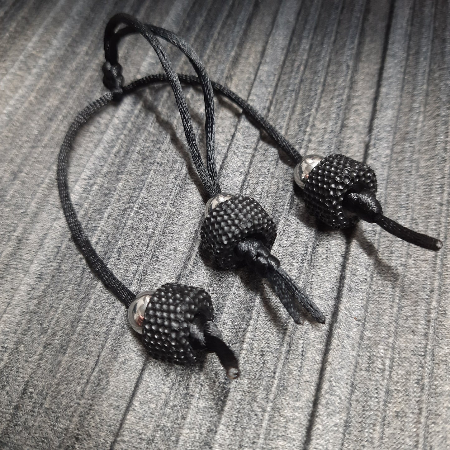 Begleri trio "Rough companion, trigleri"