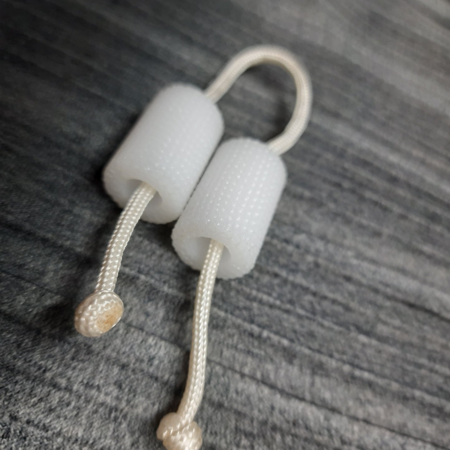 Begleri "Rough companion, white" delrin