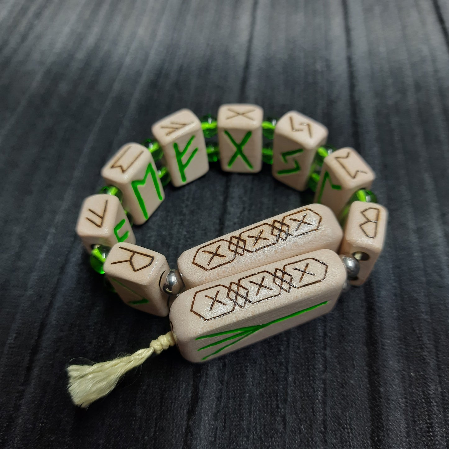 Chetki wooden "Glowing Futhark Runes"