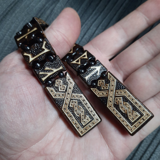 Chetki handmade wooden "The Legendary Runebearer"