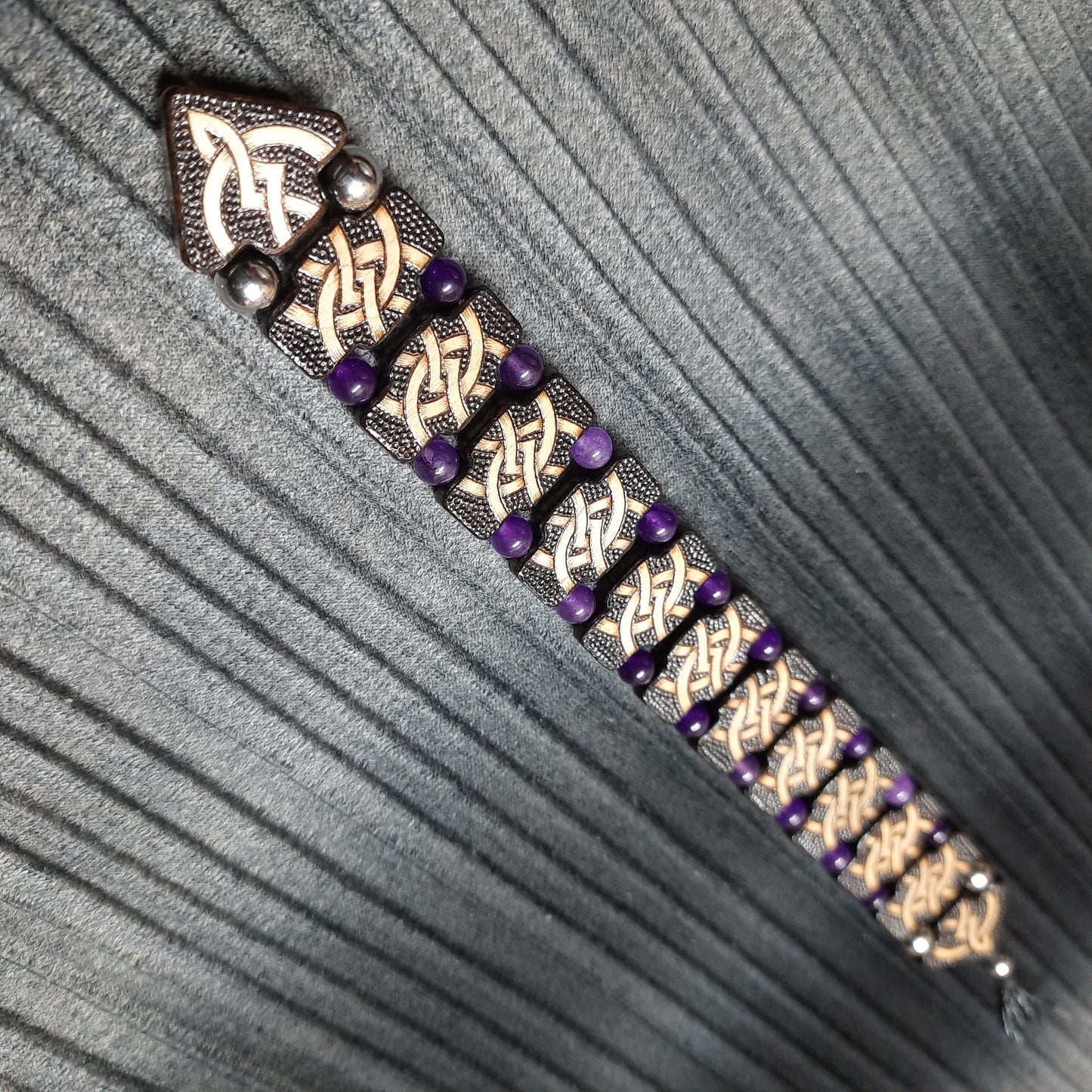 Chetki wooden table "Wandering Serenity"