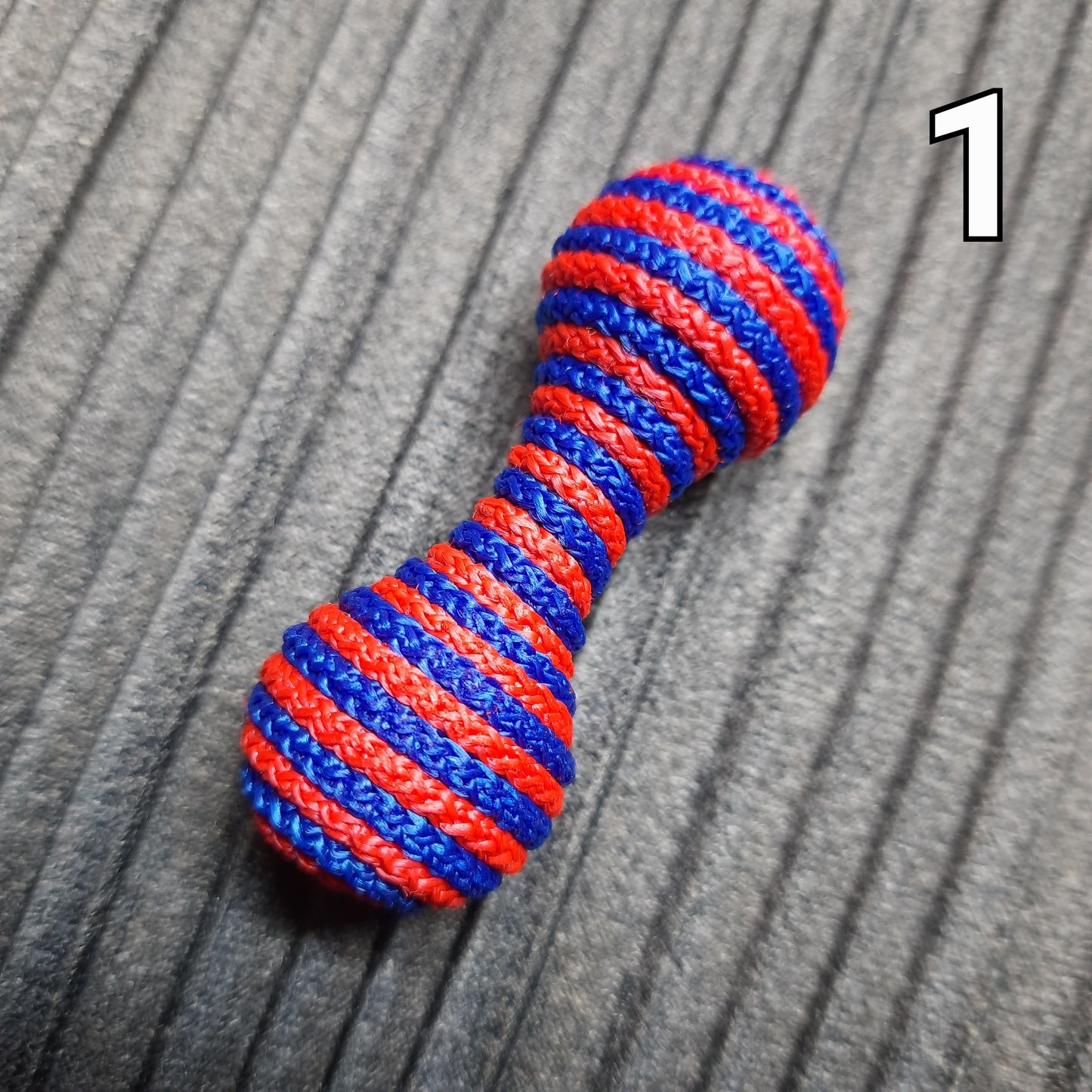 Knuckleroller "In a sweater"