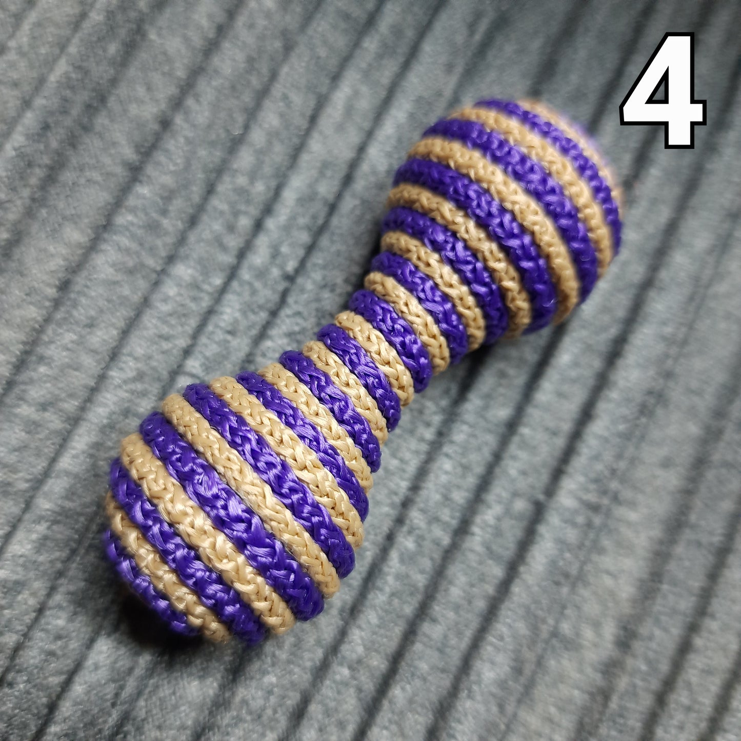 Knuckleroller "In a sweater"