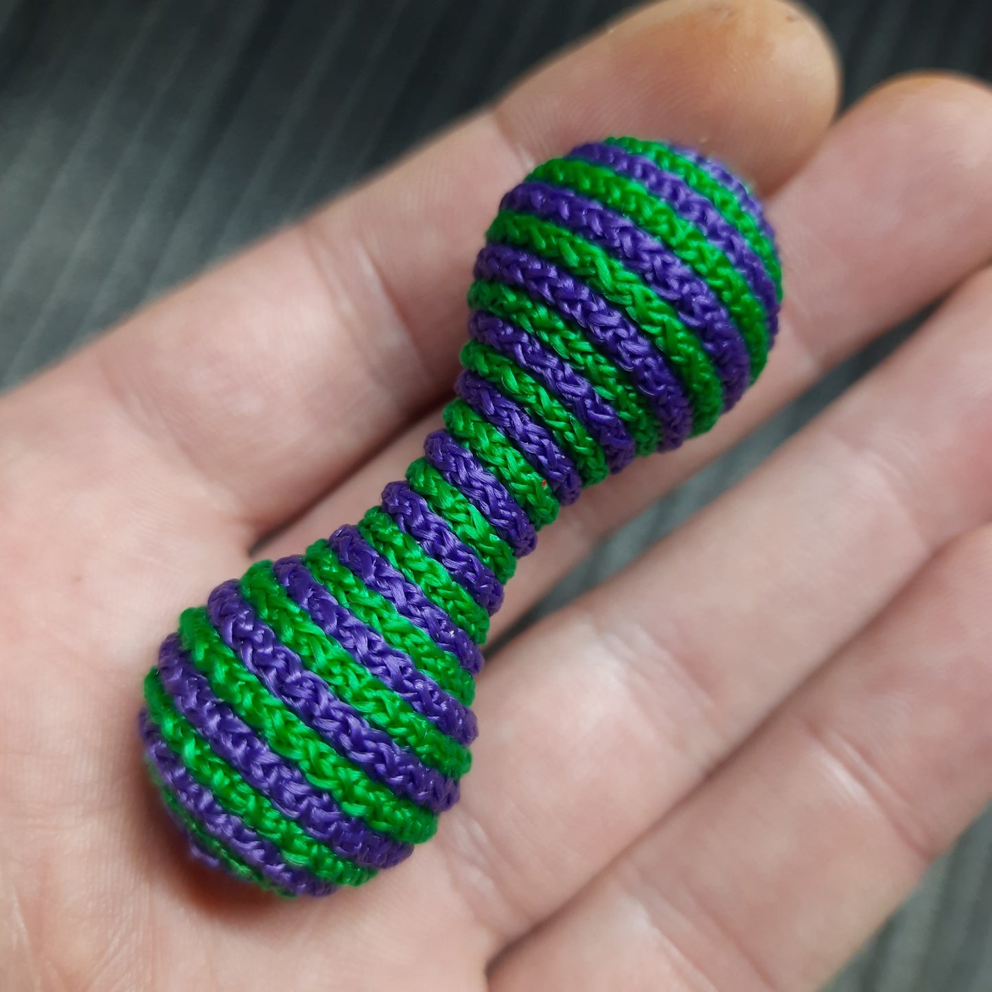 Knuckleroller "In a sweater"