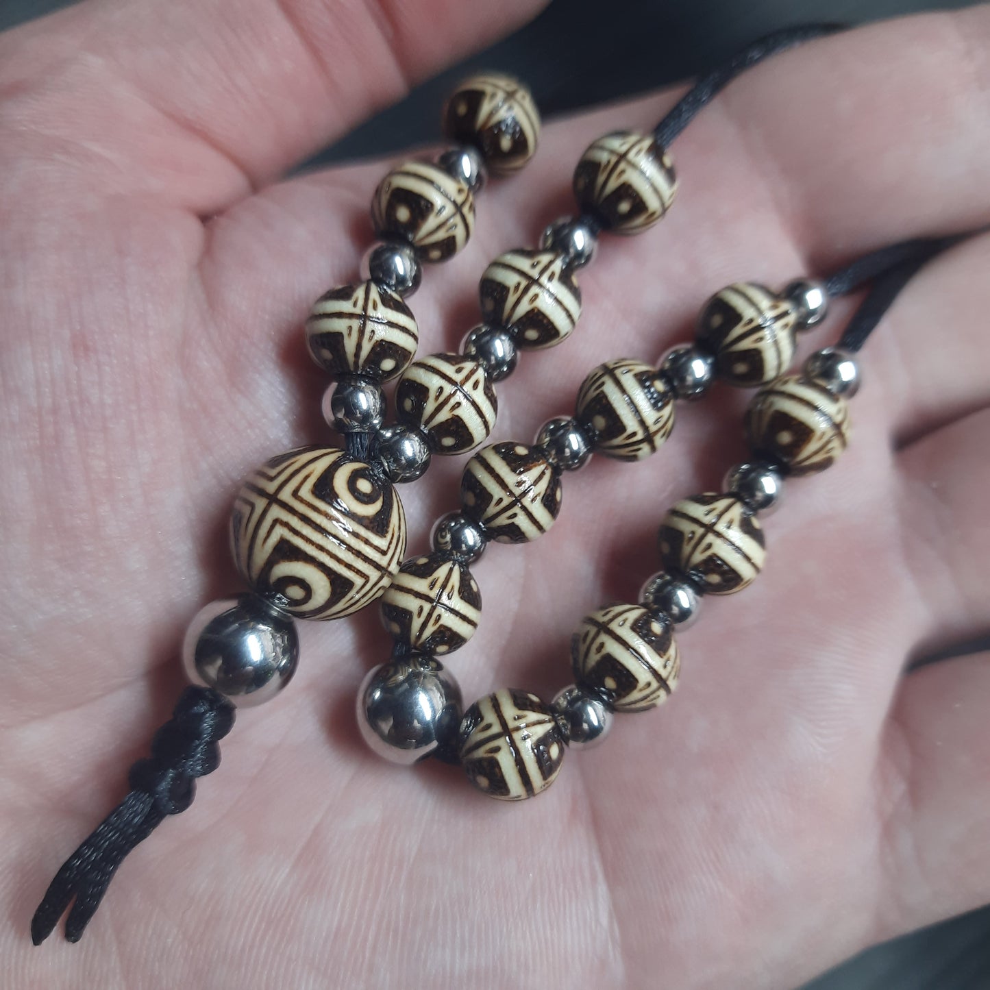 Komboloi wooden handmade "Meditation to the Morning Stars"