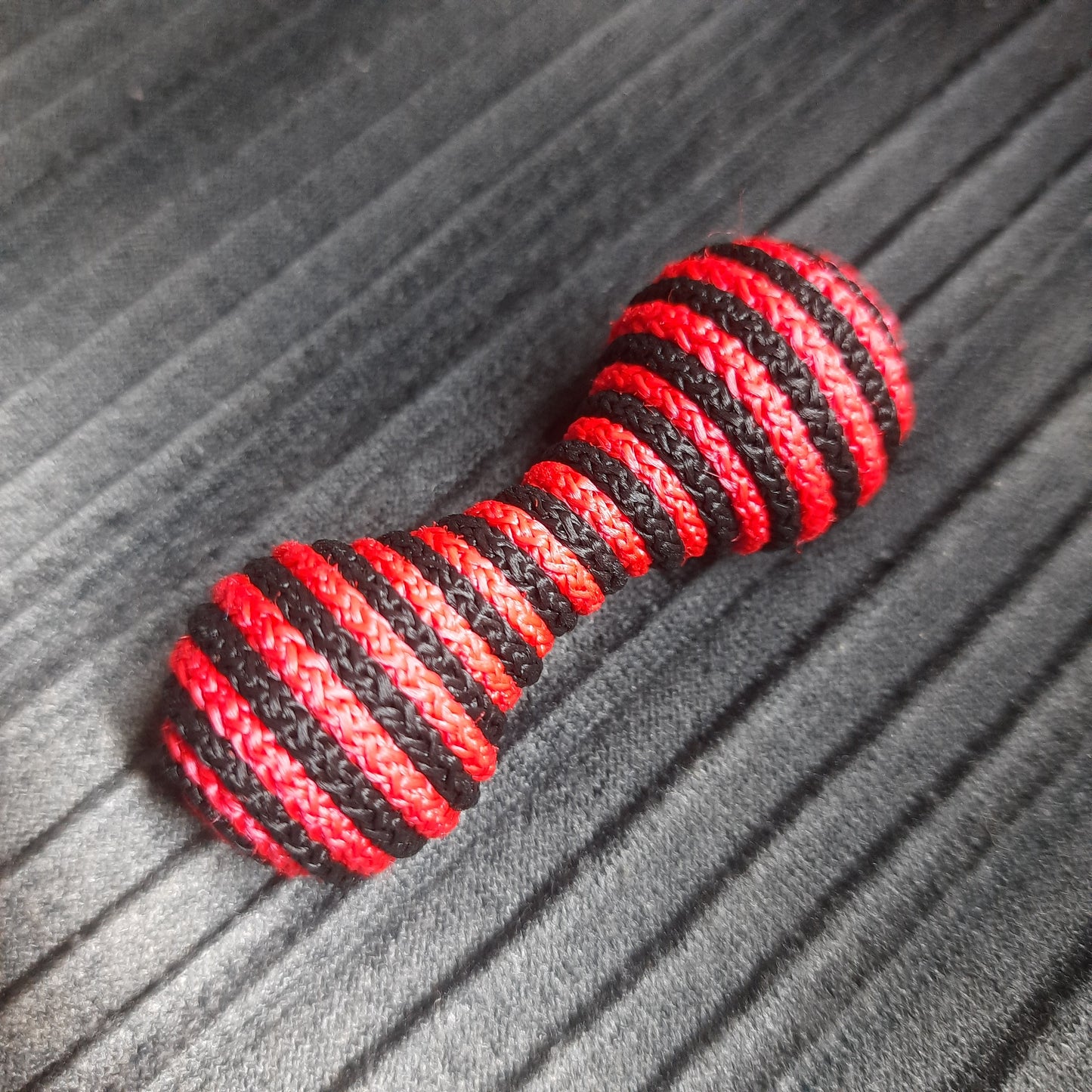 Knuckleroller "In a sweater"