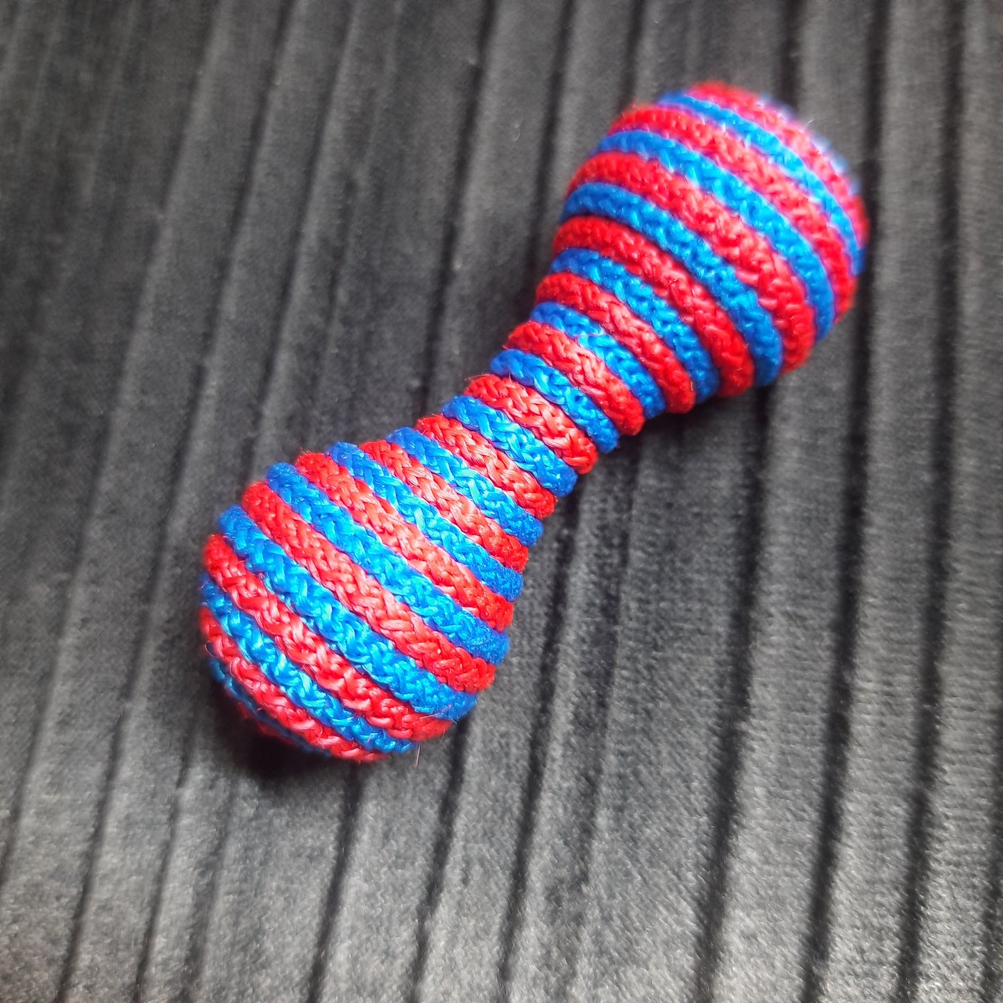 Knuckleroller "In a sweater"