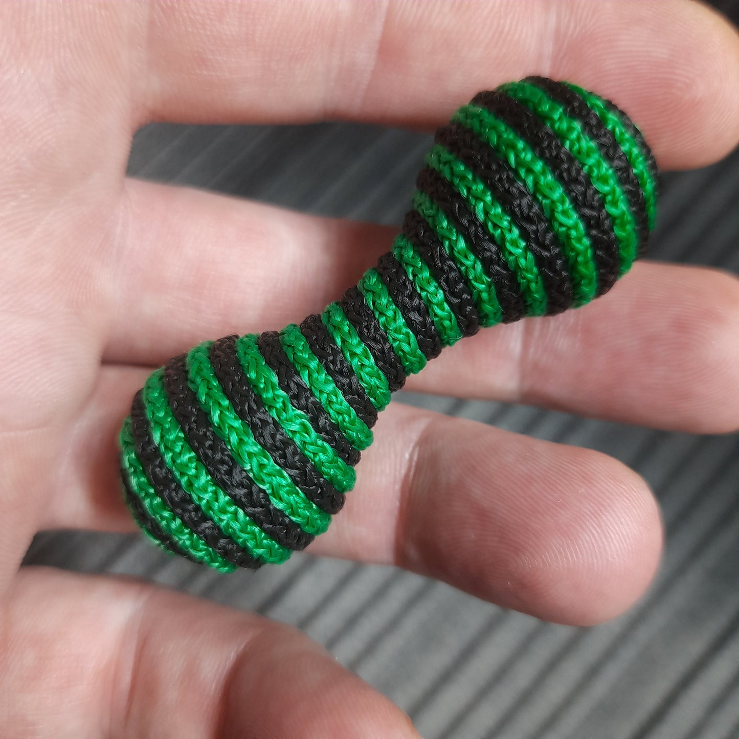 Knuckleroller "In a sweater"