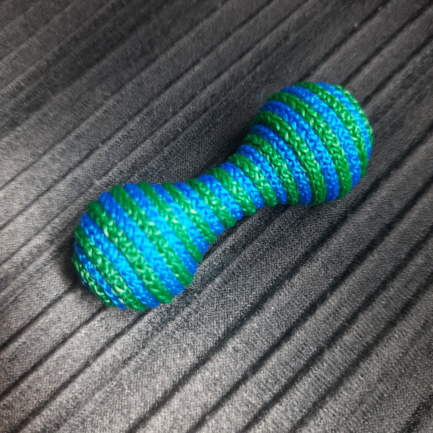 Knuckleroller "In a sweater"