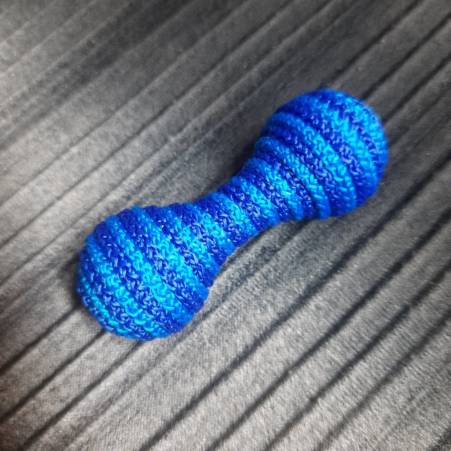 Knuckleroller "In a sweater"