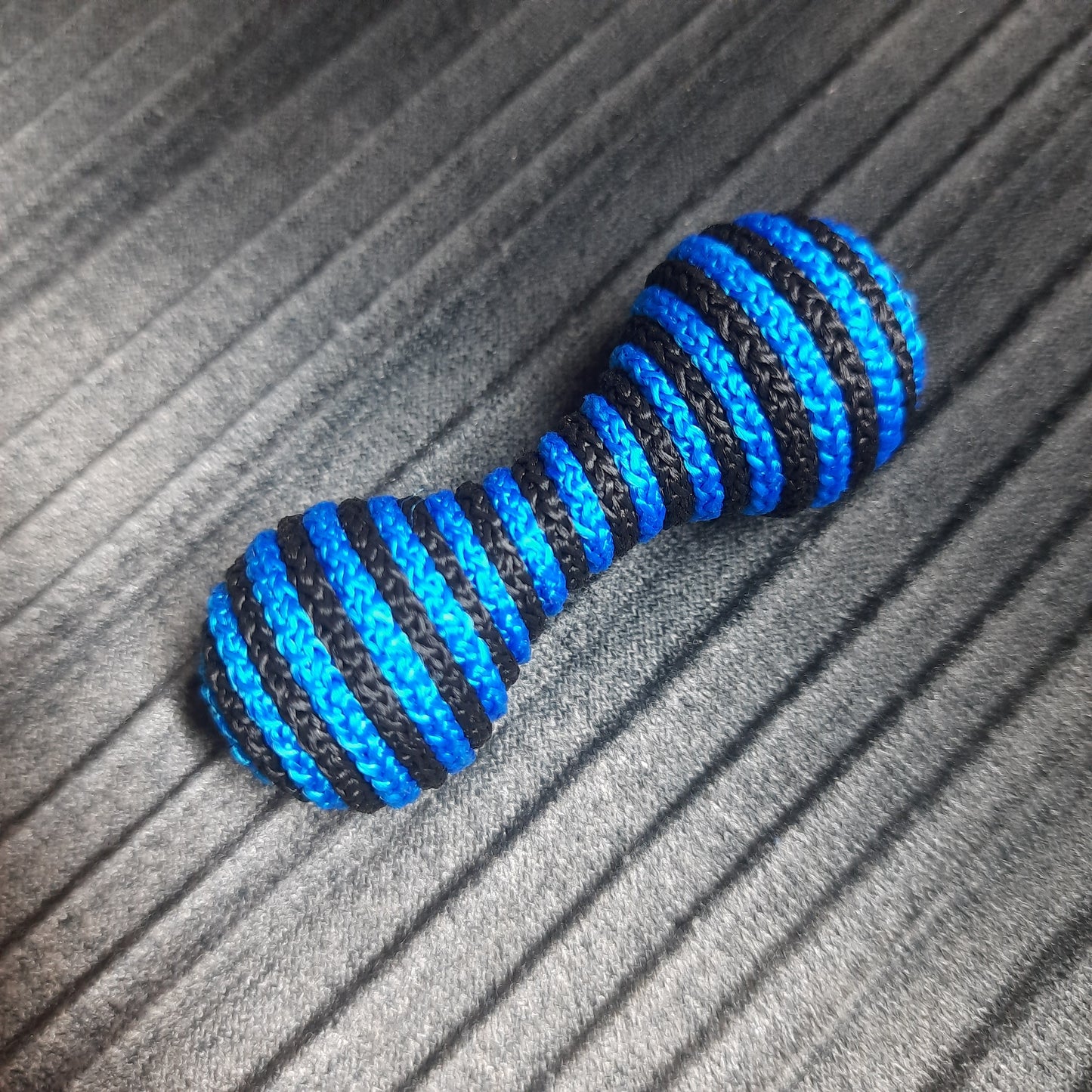 Knuckleroller "In a sweater"