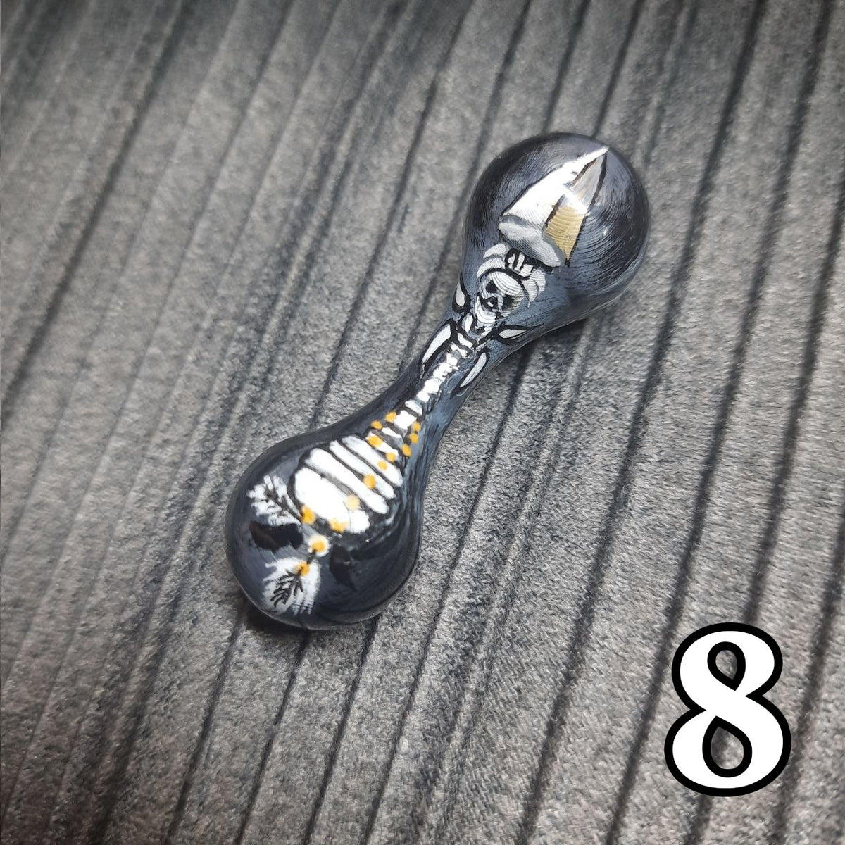 Knuckleroller, hand-painted with paints
