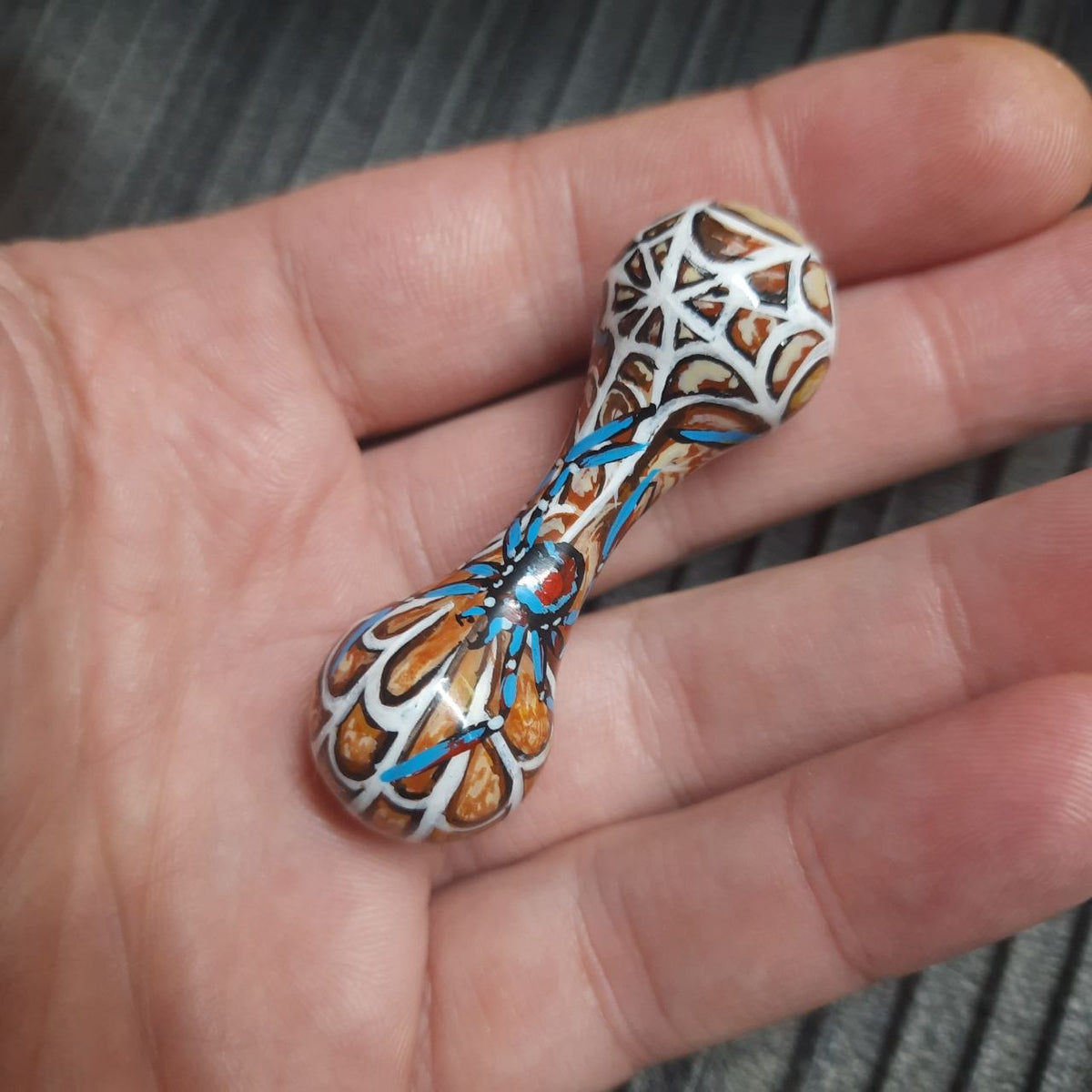 Knuckleroller, hand-painted with paints