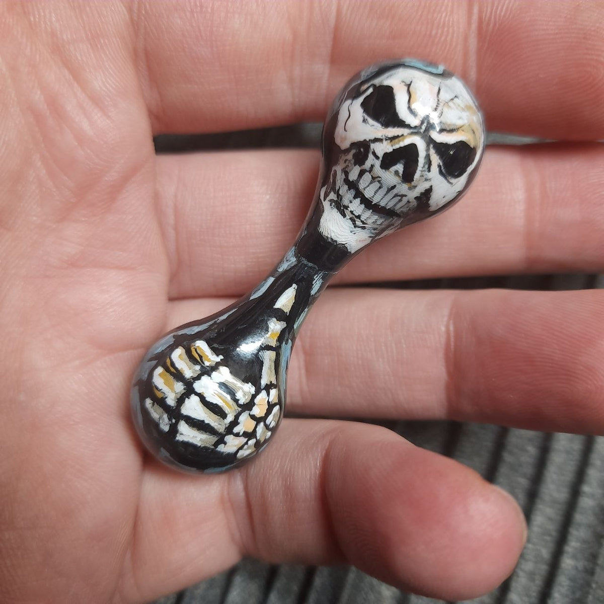 Knuckleroller, hand-painted with paints