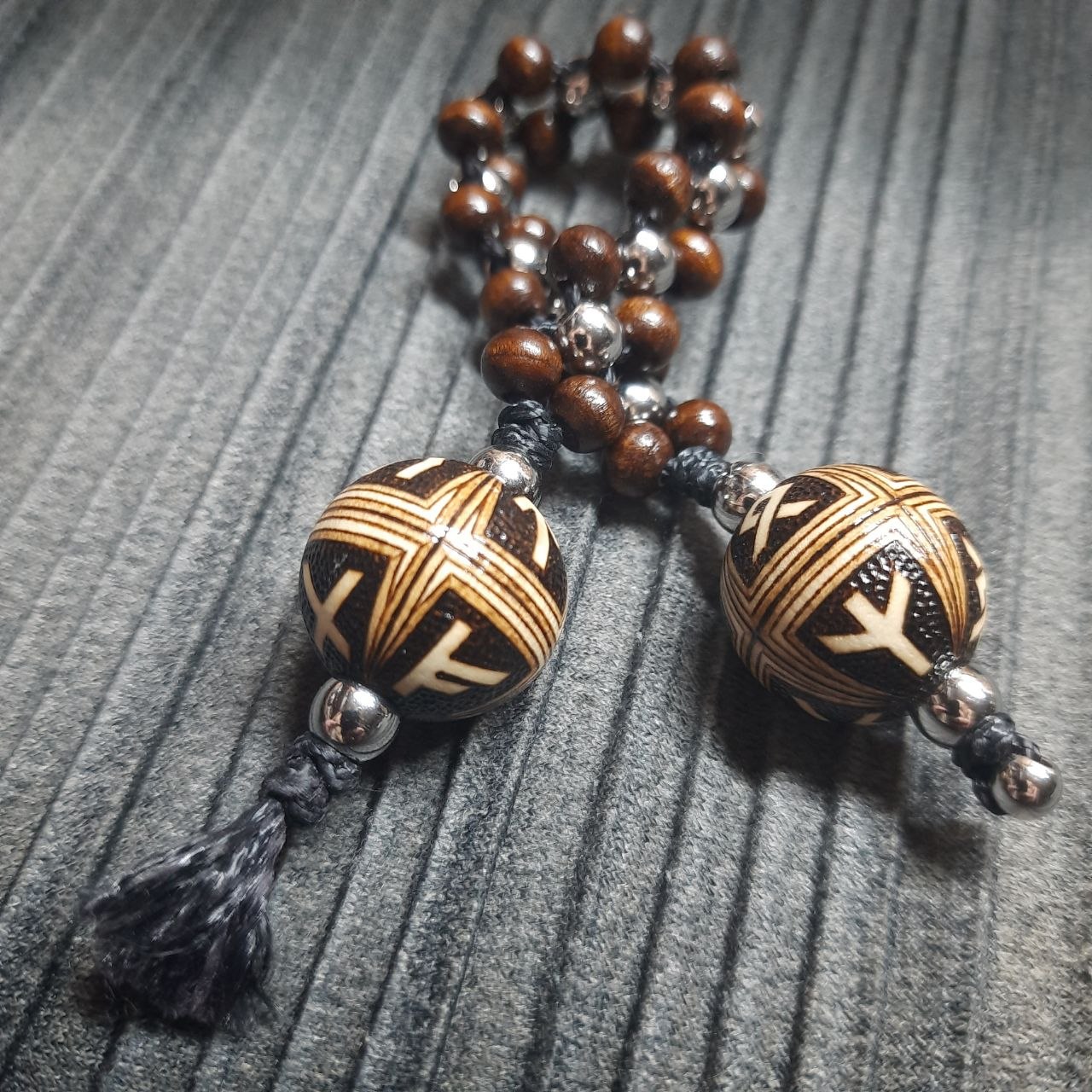 Handmade Wooden Chetki Skilltoy | Slavic Flip Rosary | Pocket Worry Beads for Hand "Futhark's satellites"