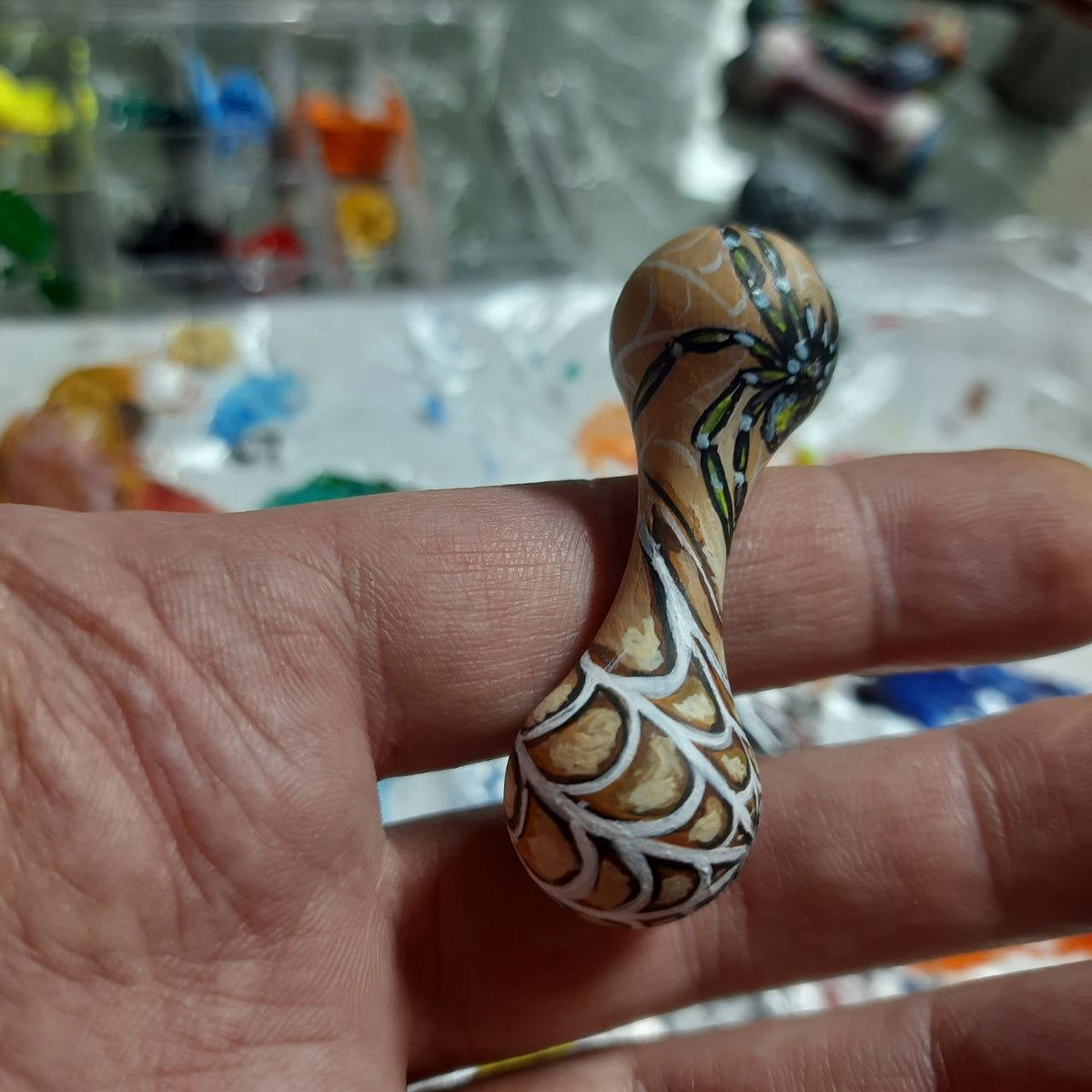 Knuckleroller, hand-painted with paints