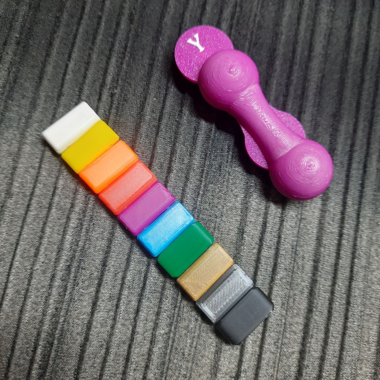 Knuckleroller - slider "Decision making", magnetic fidget.