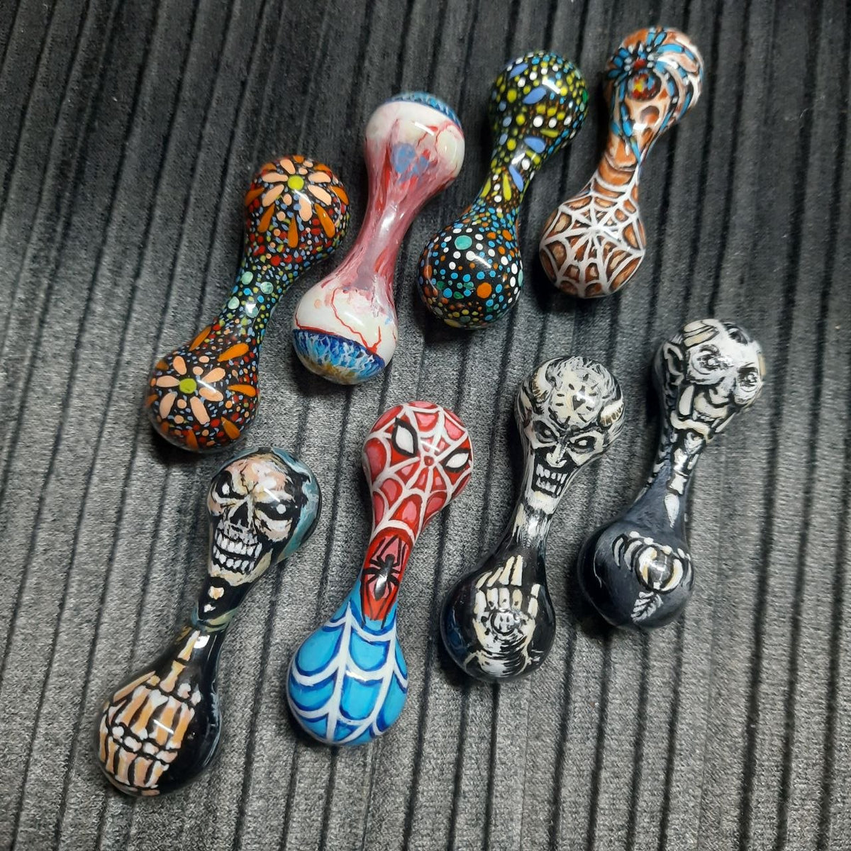 Knuckleroller, hand-painted with paints