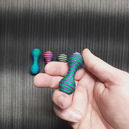 Knuckleroller "In a sweater"